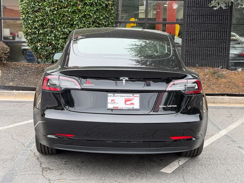 Tesla Model 3 photo 14