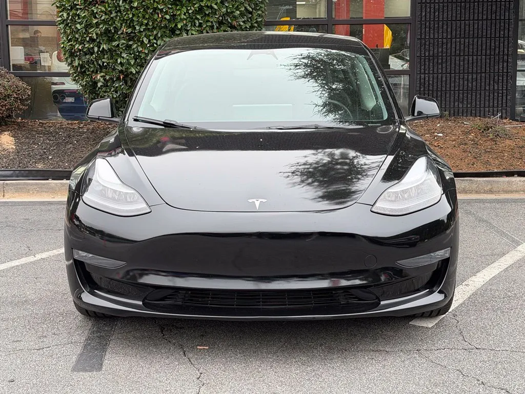 Tesla Model 3 photo 3