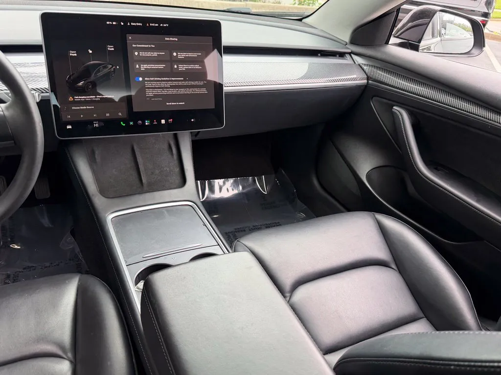 Tesla Model 3 photo 42