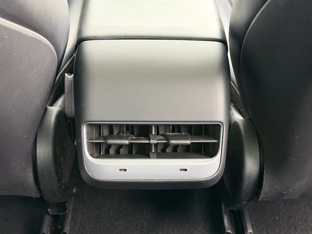 Tesla Model 3 photo 49