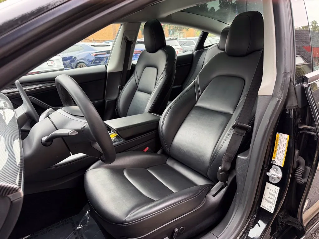 Tesla Model 3 photo 26