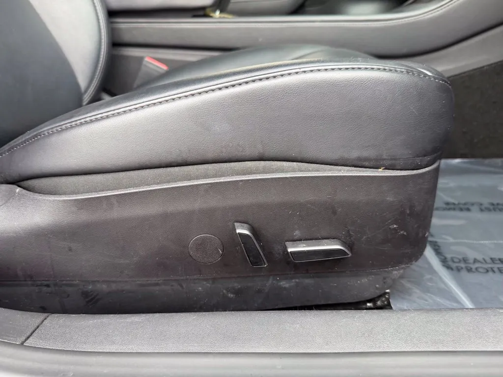 Tesla Model 3 photo 35