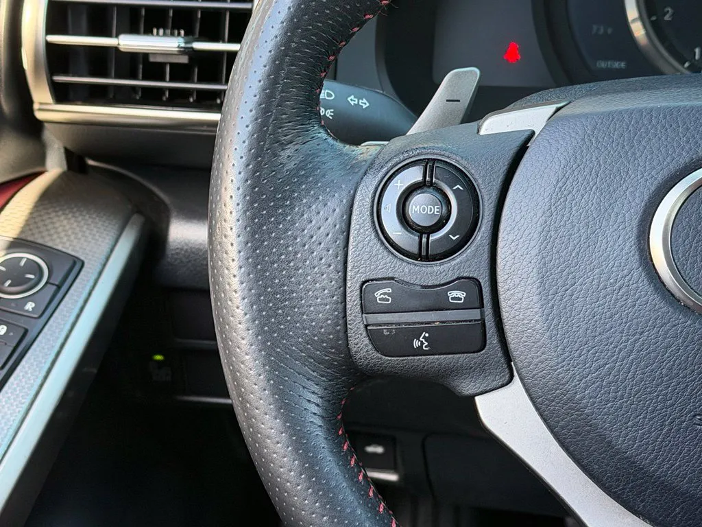Lexus IS photo 43