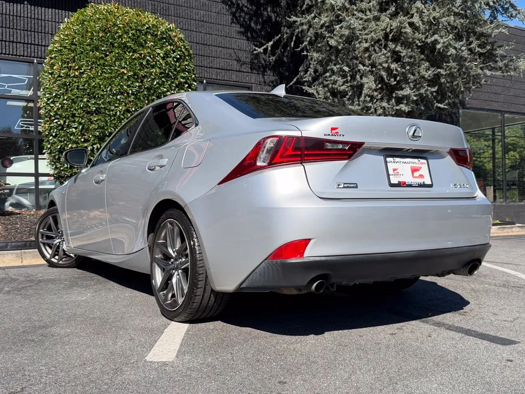 Lexus IS photo 19