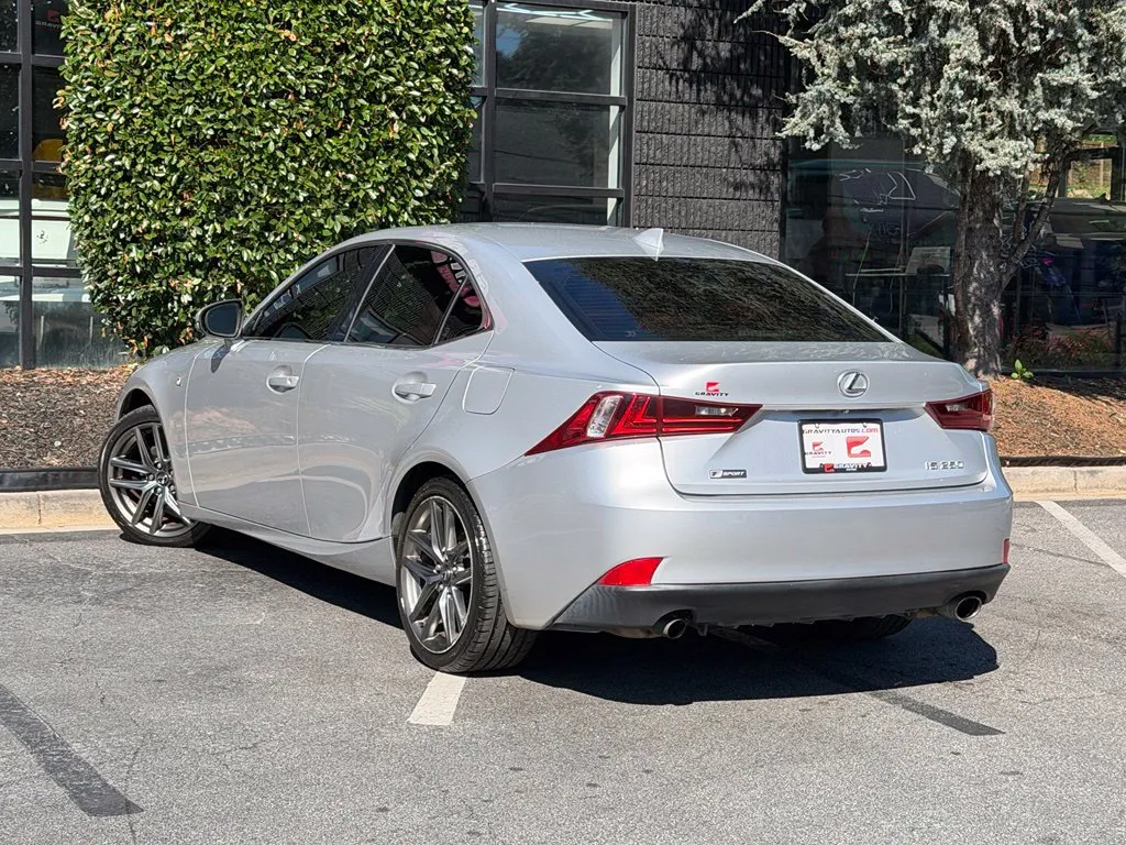 Lexus IS photo 18