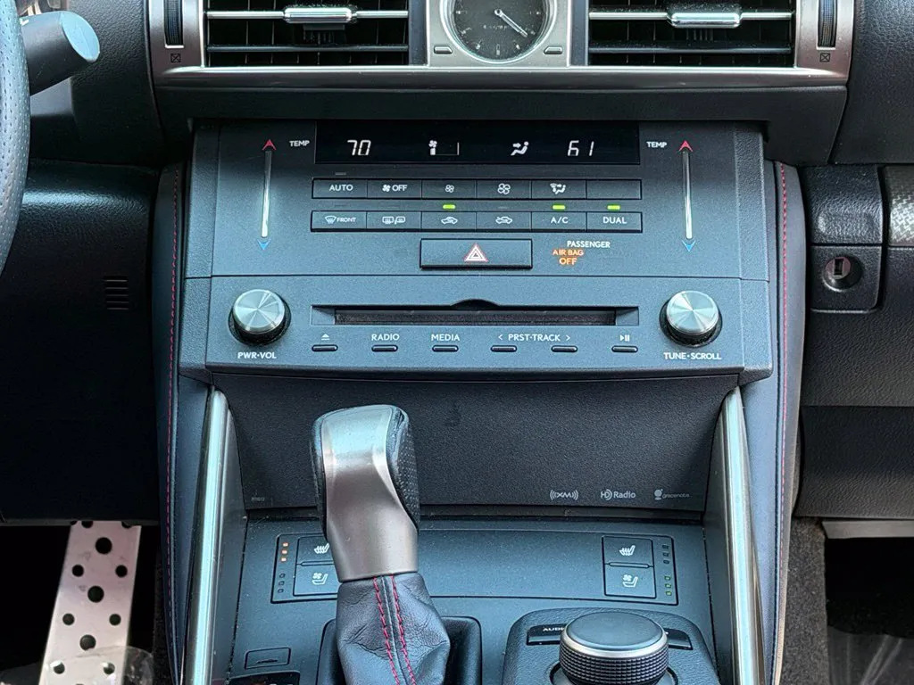 Lexus IS photo 47