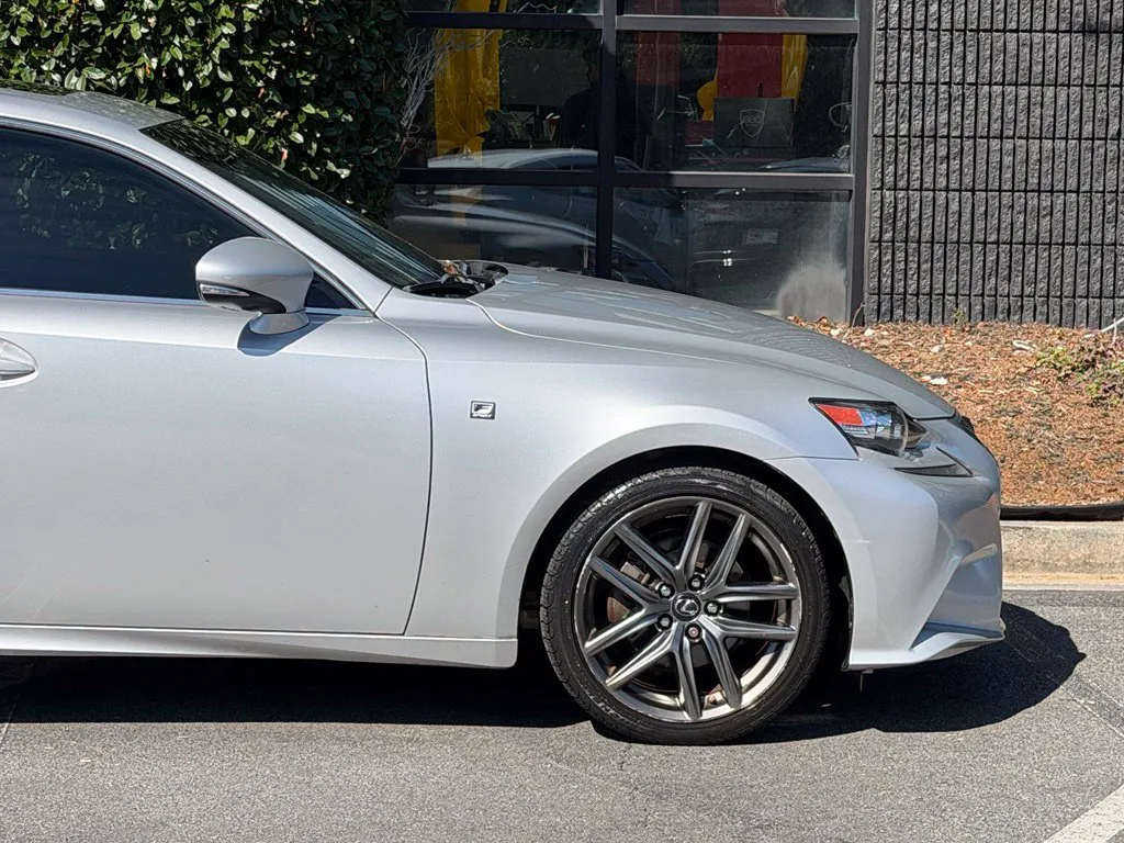 Lexus IS photo 22
