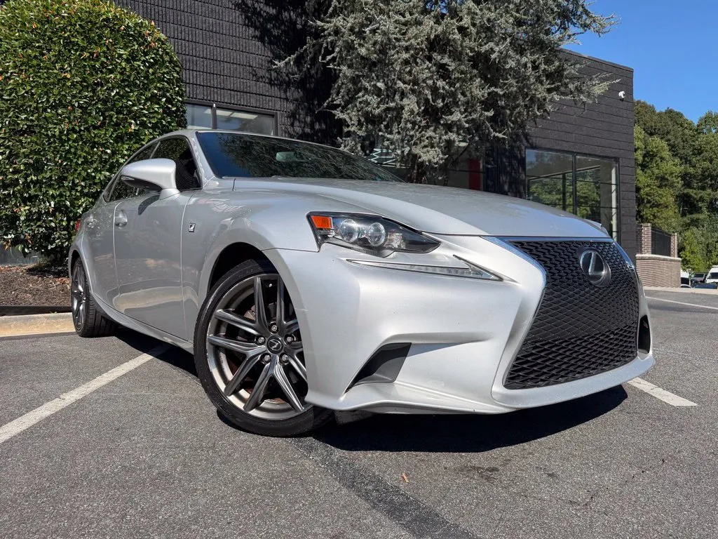 Lexus IS photo 8