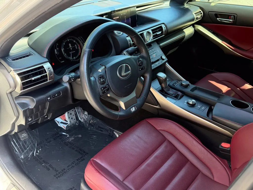 Lexus IS photo 23