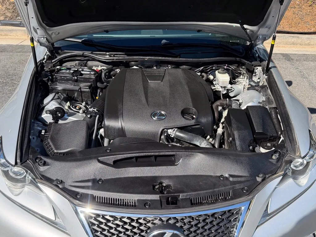 Lexus IS photo 6
