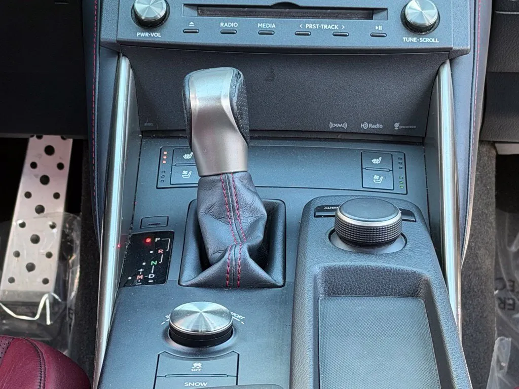 Lexus IS photo 48