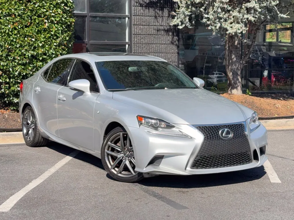 Lexus IS photo 7