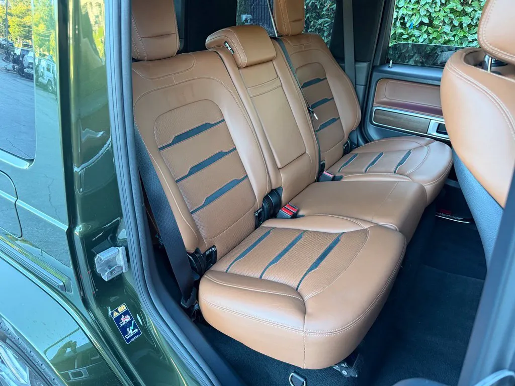 Mercedes-Benz G-Class photo 38