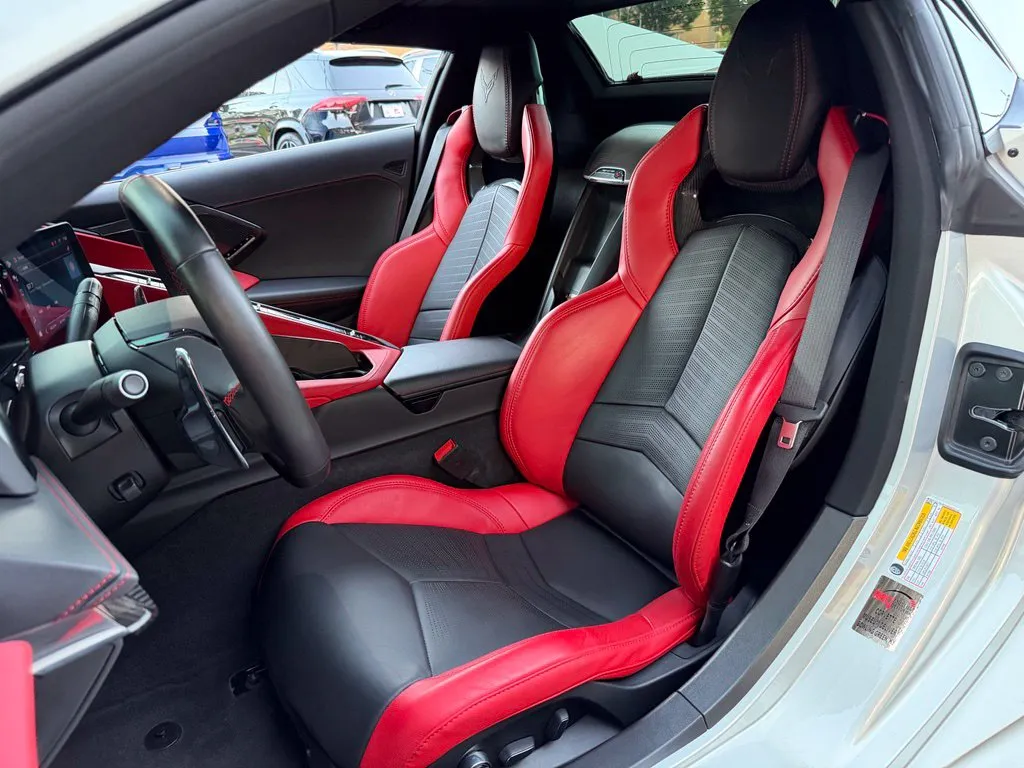 Chevrolet Corvette photo 25