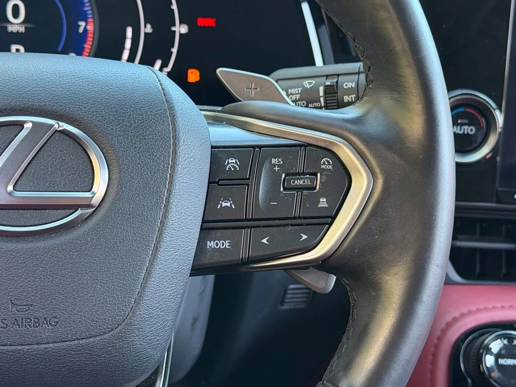 Lexus NX photo 45
