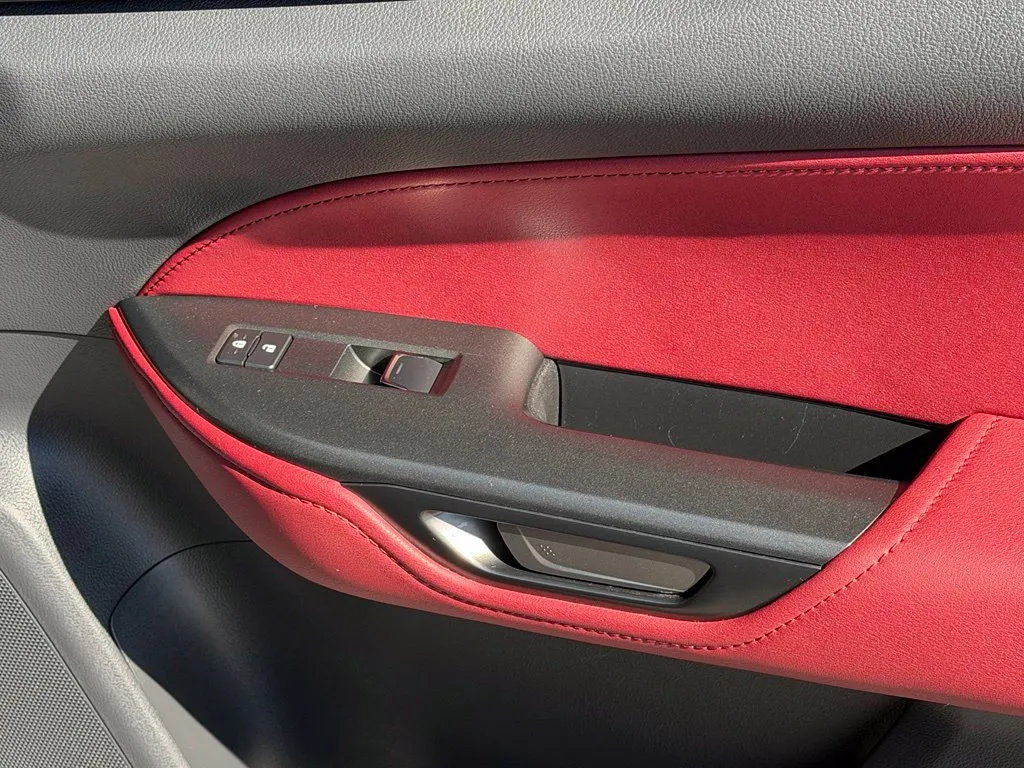 Lexus NX photo 37