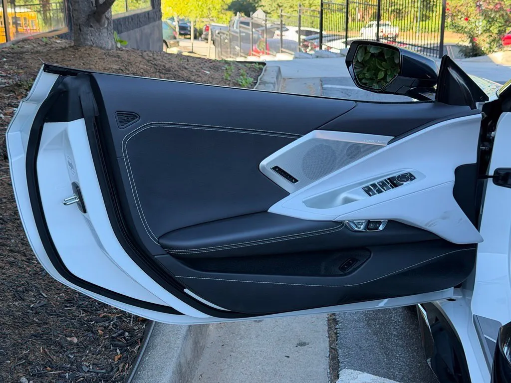 Chevrolet Corvette photo 27