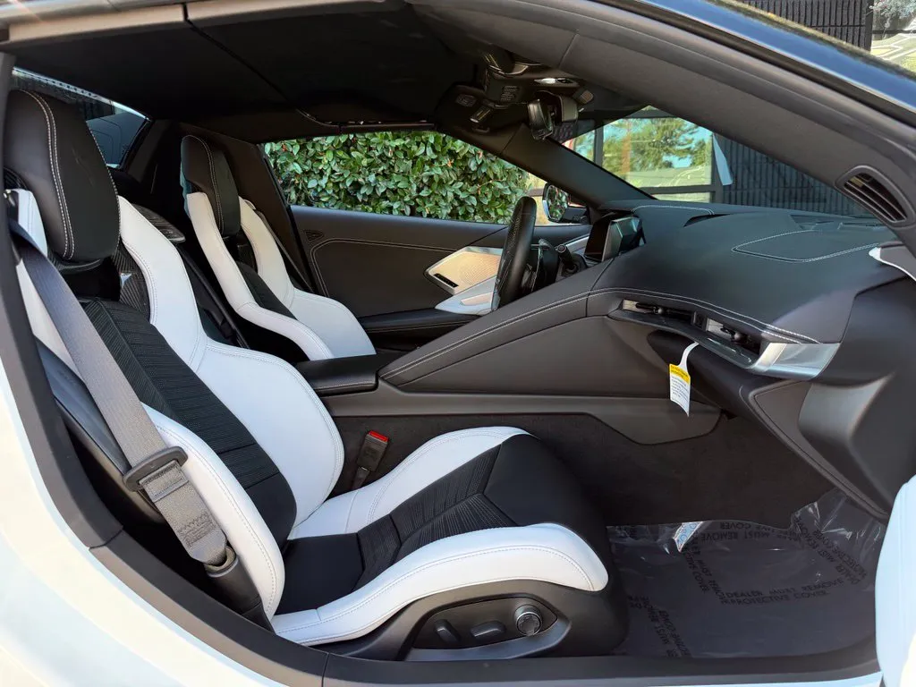 Chevrolet Corvette photo 30