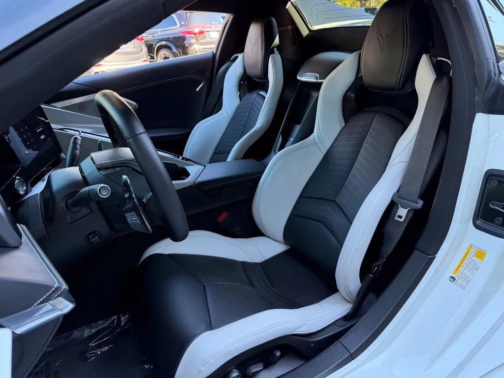 Chevrolet Corvette photo 25