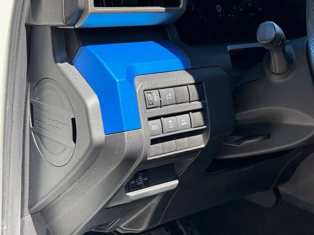 Toyota Tacoma photo 29