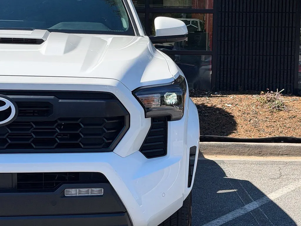 Toyota Tacoma photo 5