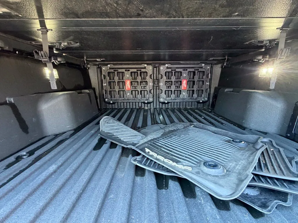 Toyota Tacoma photo 17