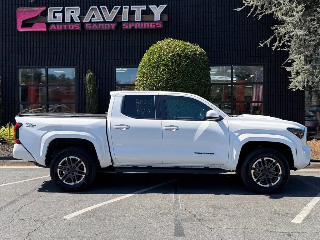 Toyota Tacoma photo 20
