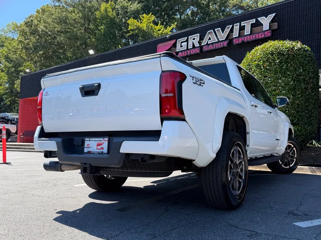 Toyota Tacoma photo 13