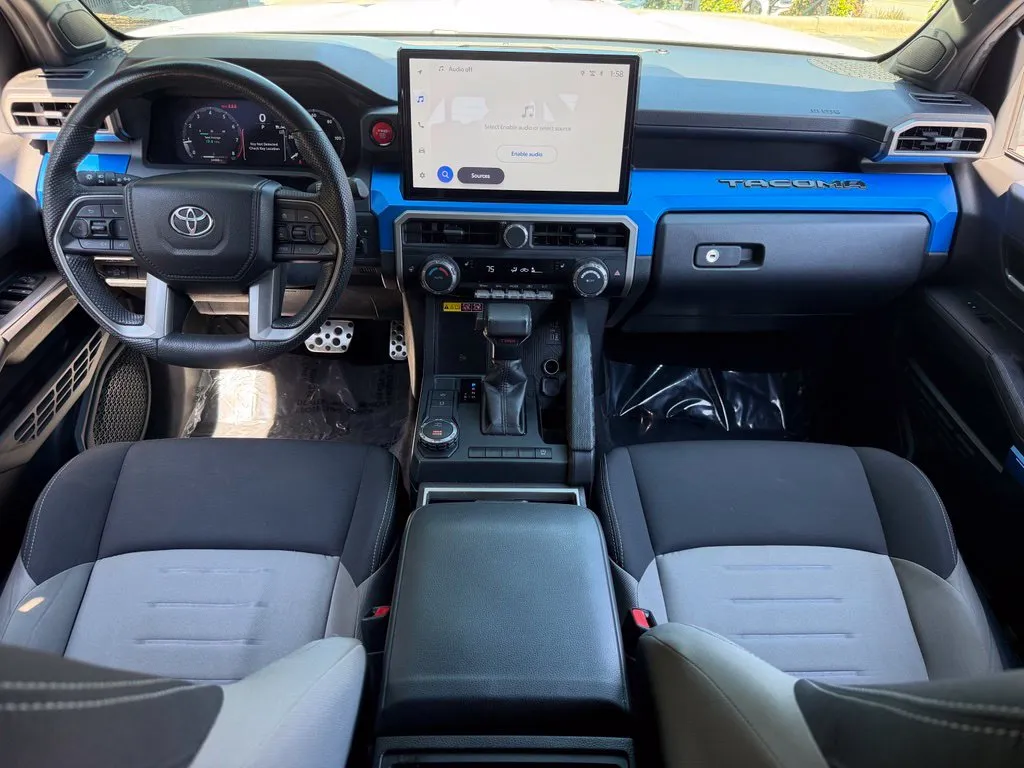 Toyota Tacoma photo 40