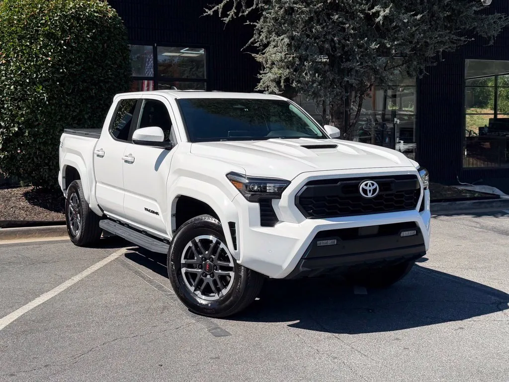 Toyota Tacoma photo 7