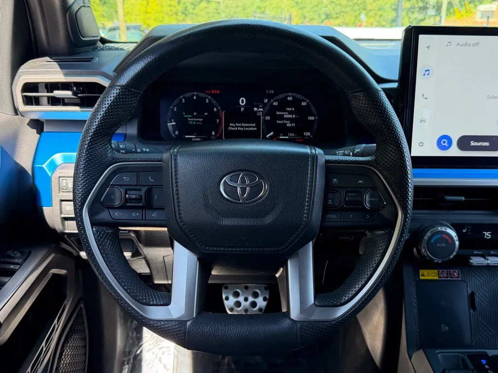 Toyota Tacoma photo 43