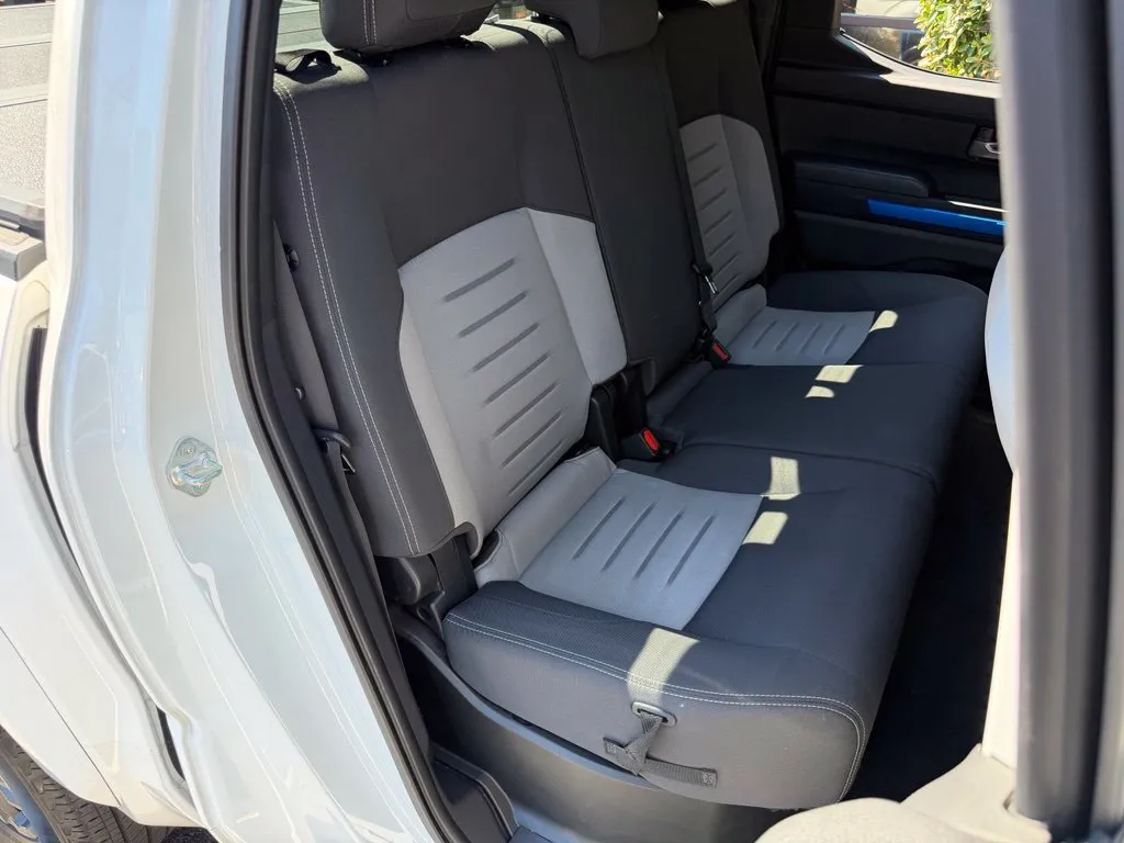 Toyota Tacoma photo 39