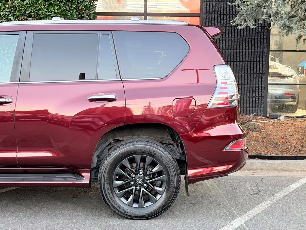Lexus GX photo 11