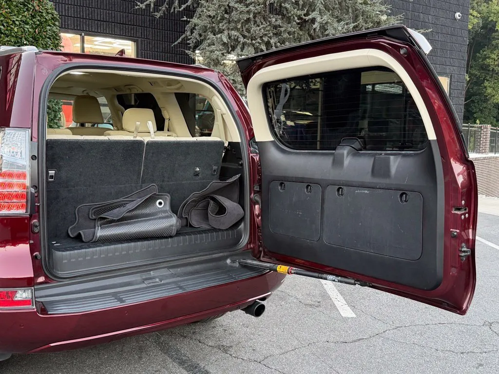 Lexus GX photo 17