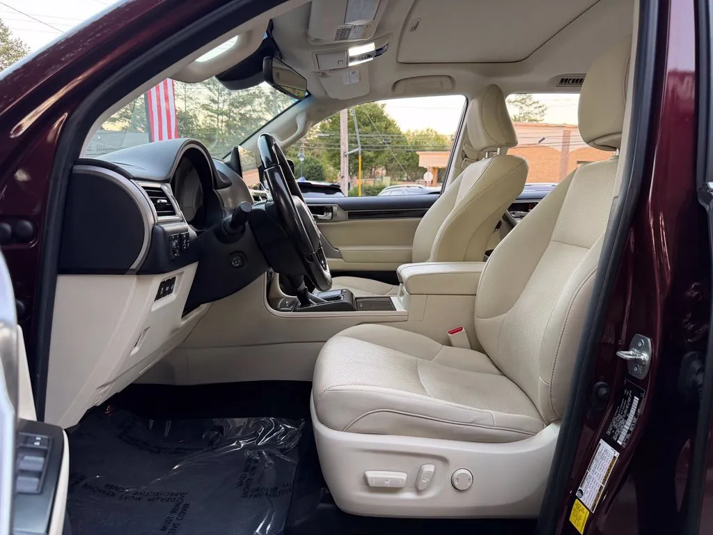 Lexus GX photo 25