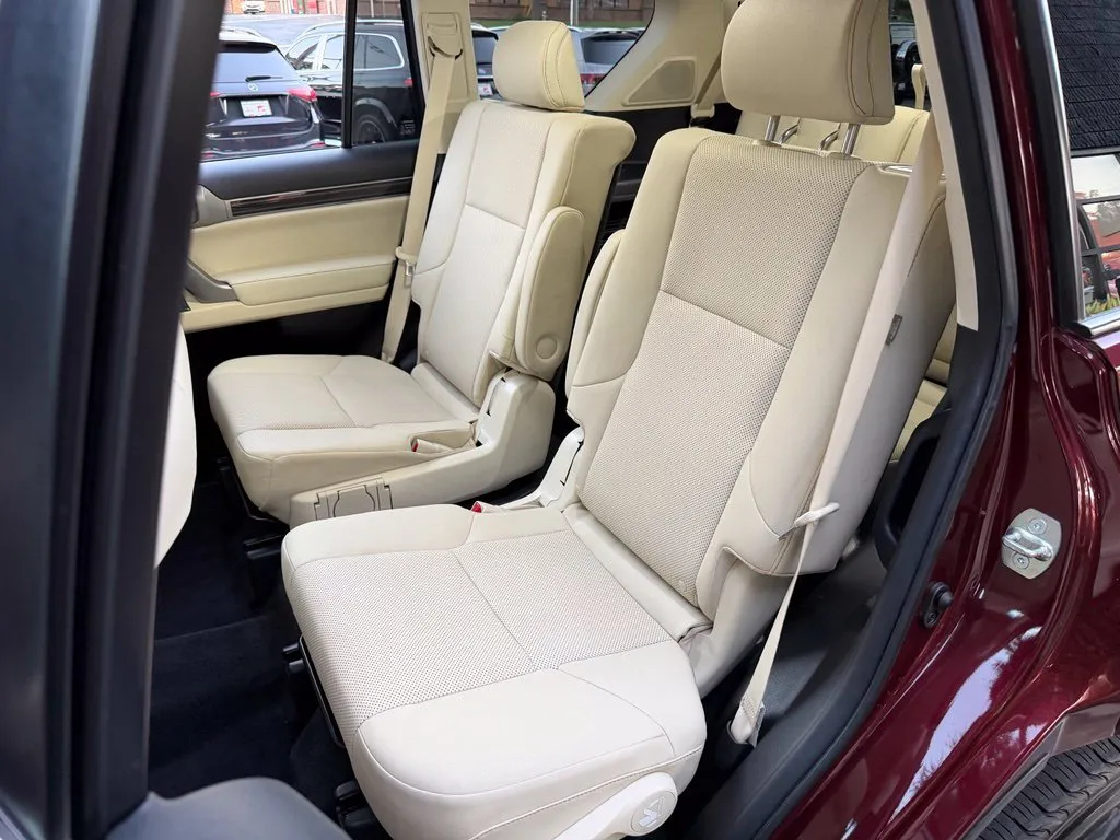 Lexus GX photo 32
