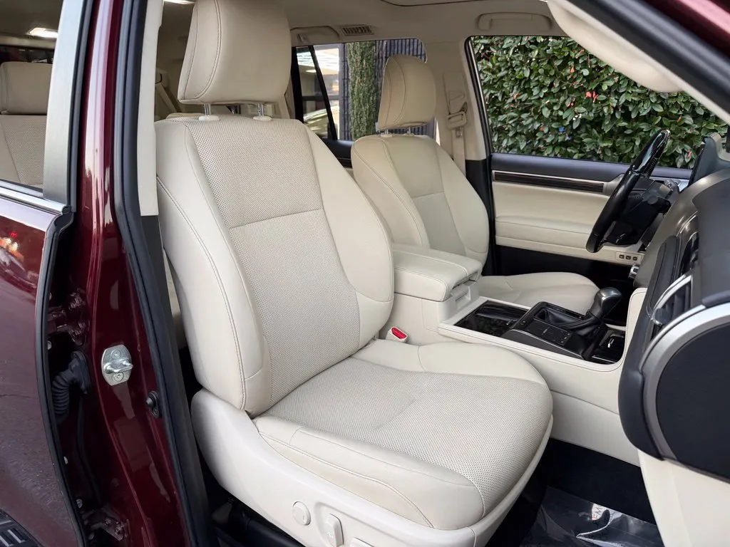 Lexus GX photo 36