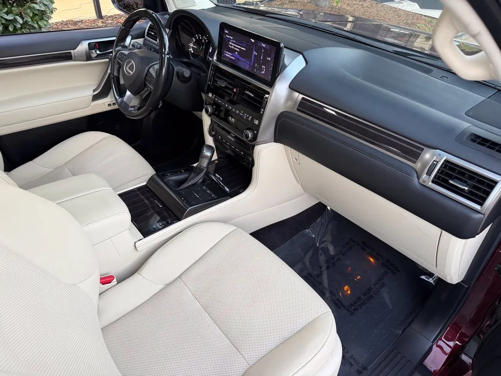 Lexus GX photo 34