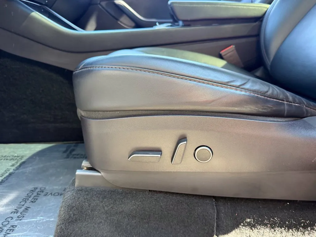 Tesla Model Y photo 27