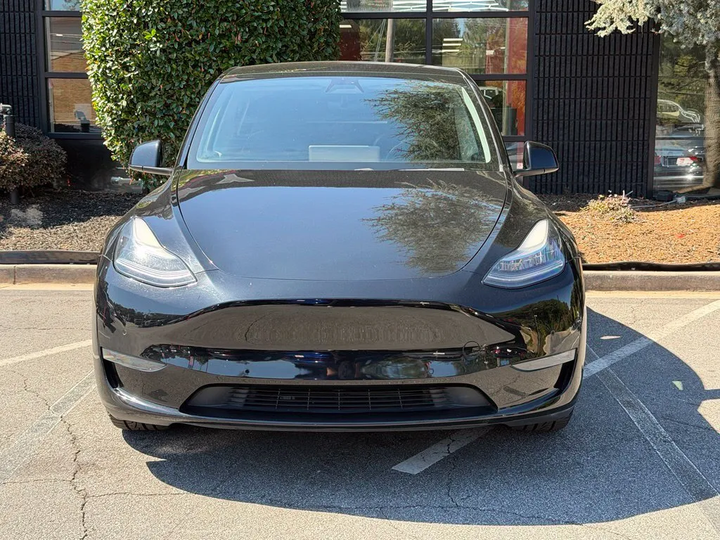 Tesla Model Y photo 3