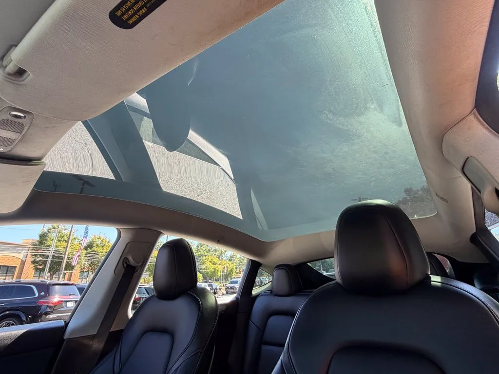 Tesla Model Y photo 51