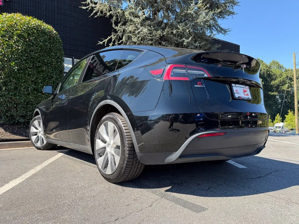 Tesla Model Y photo 20