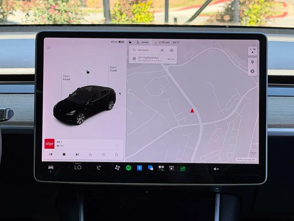 Tesla Model Y photo 47