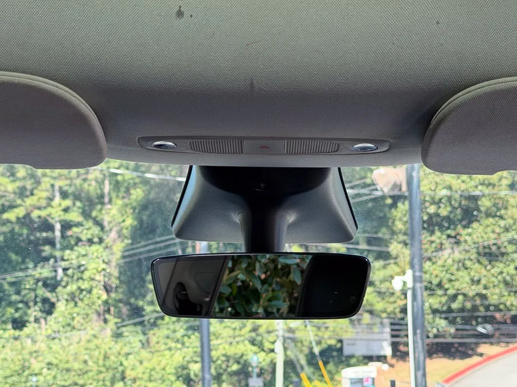 Tesla Model Y photo 49