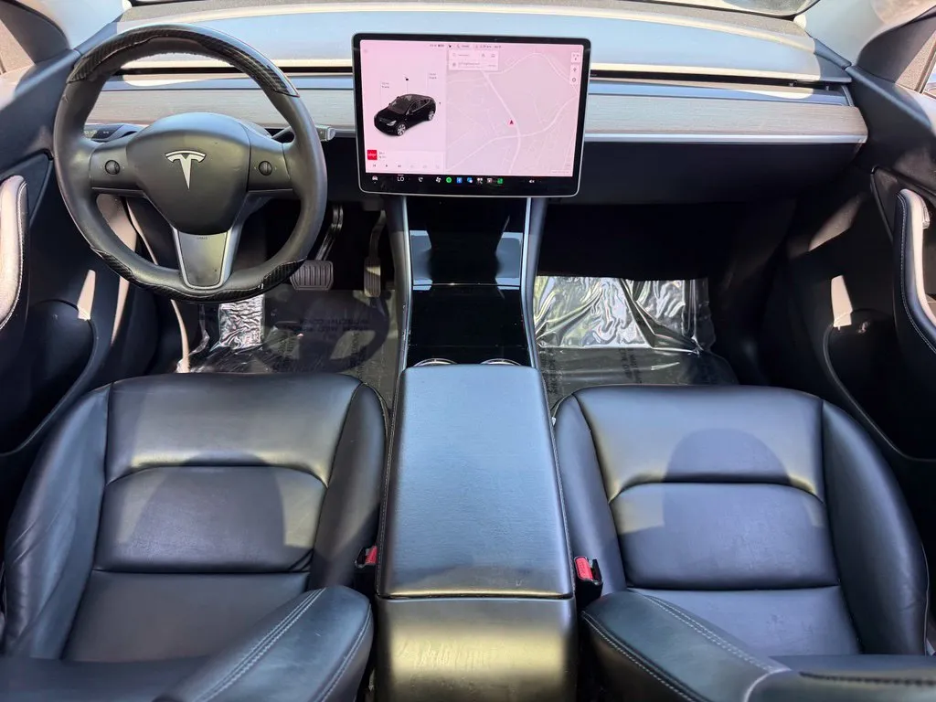 Tesla Model Y photo 41