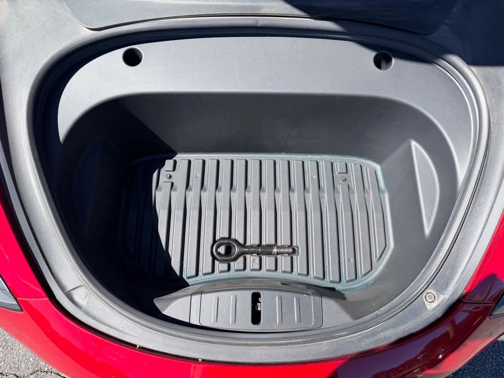 Tesla Model 3 photo 6