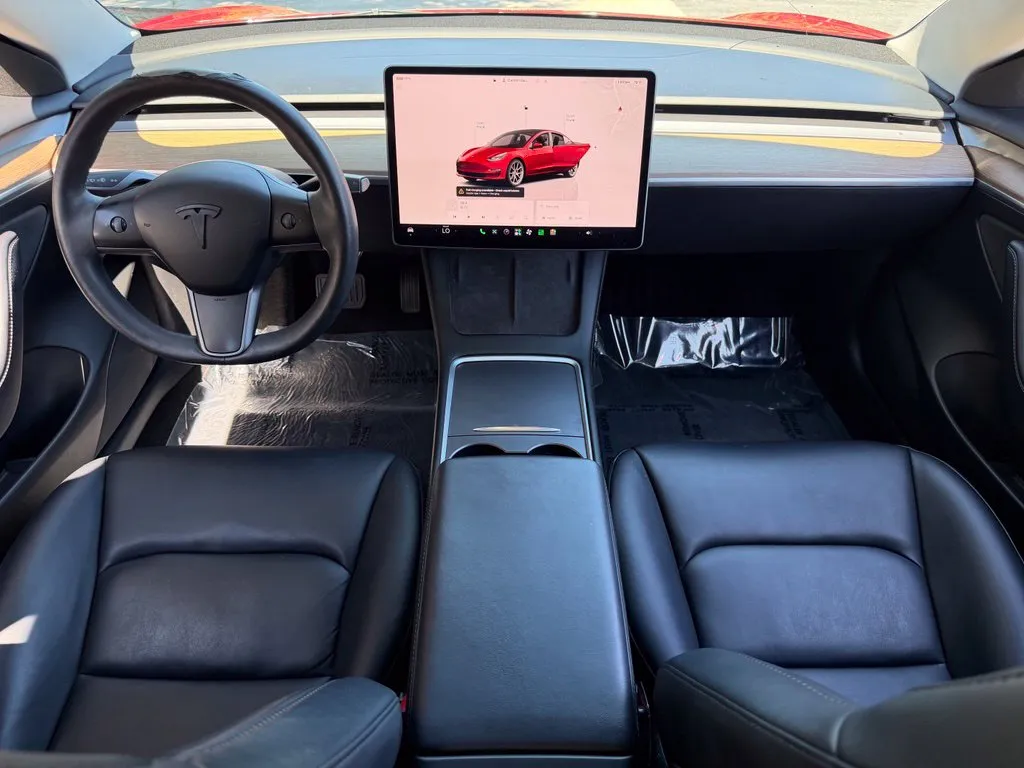 Tesla Model 3 photo 39
