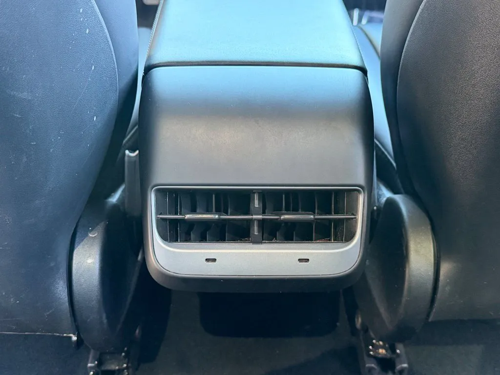 Tesla Model 3 photo 48