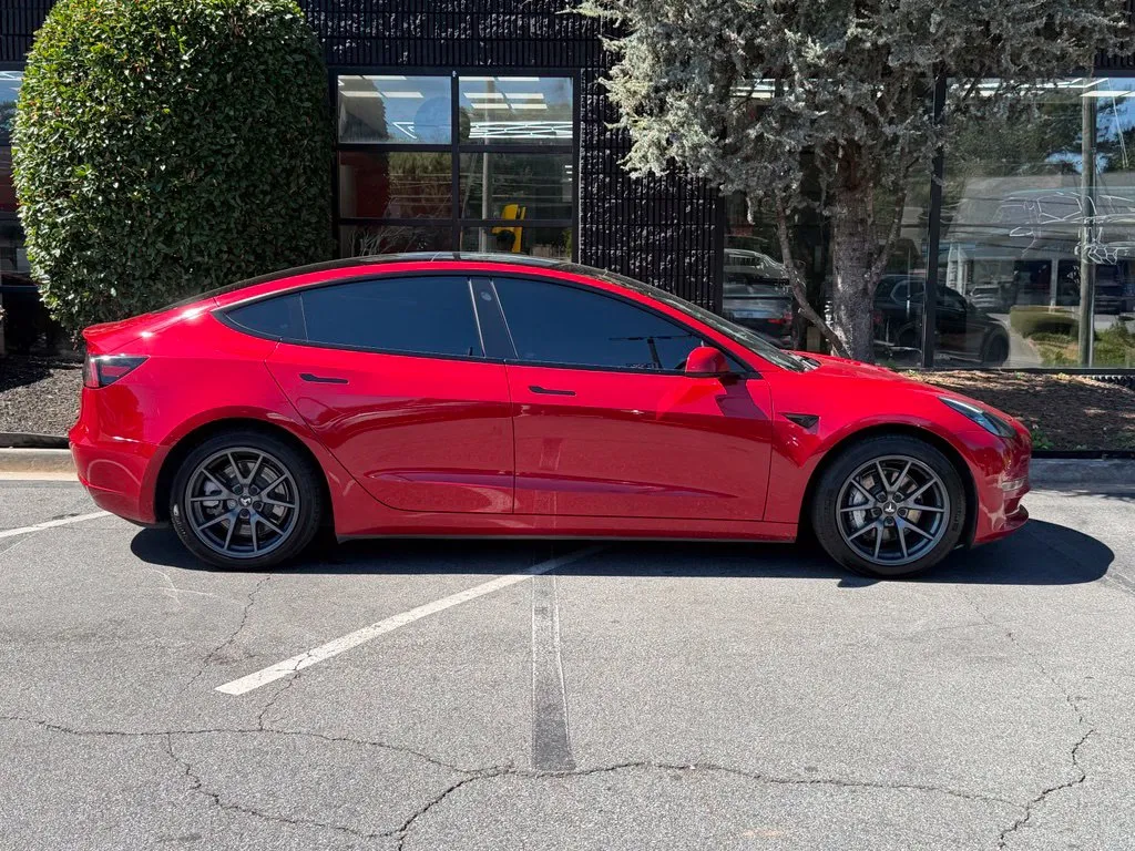 Tesla Model 3 photo 20