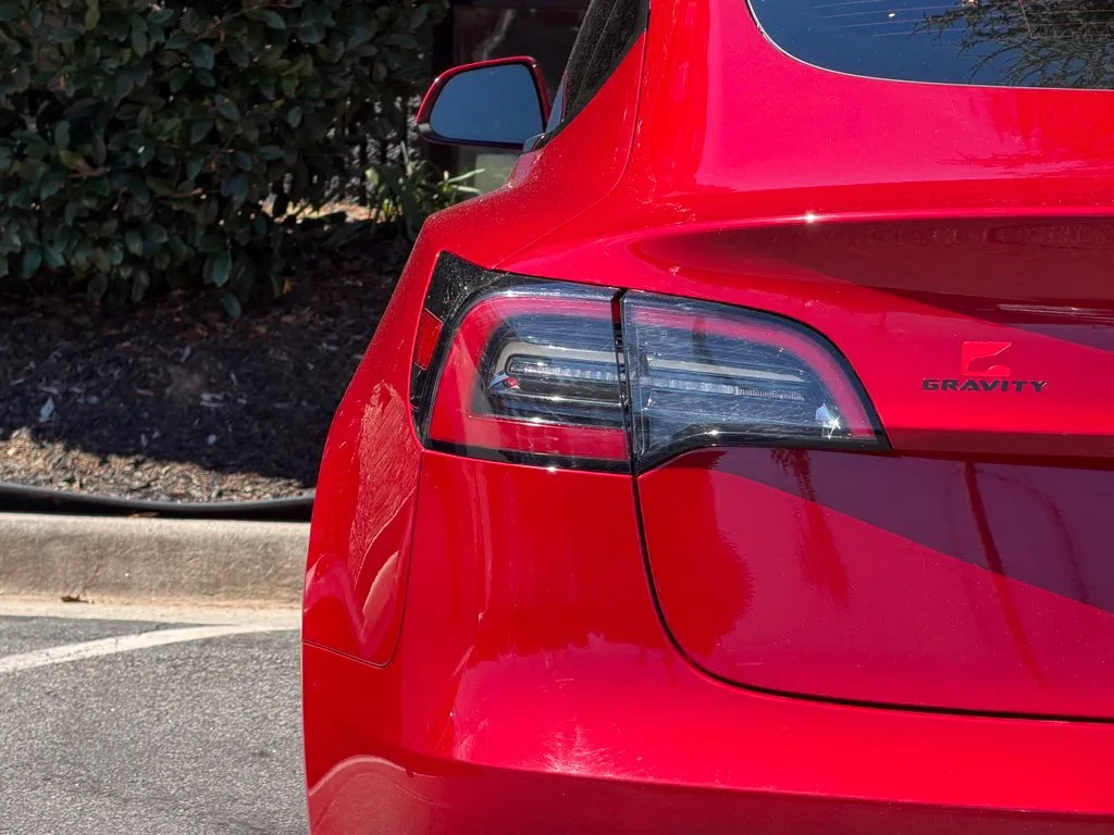 Tesla Model 3 photo 15